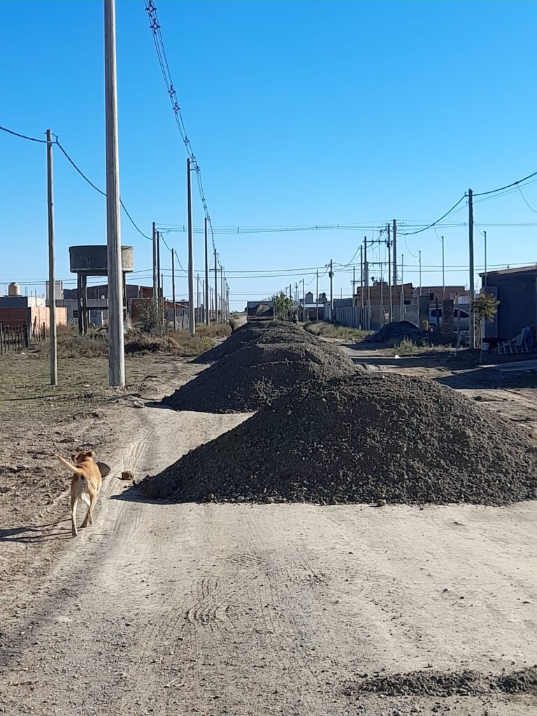 ENRIPIADO Y NIVELACIÓN DE CALLES EN CARMEN DE PATAGONES