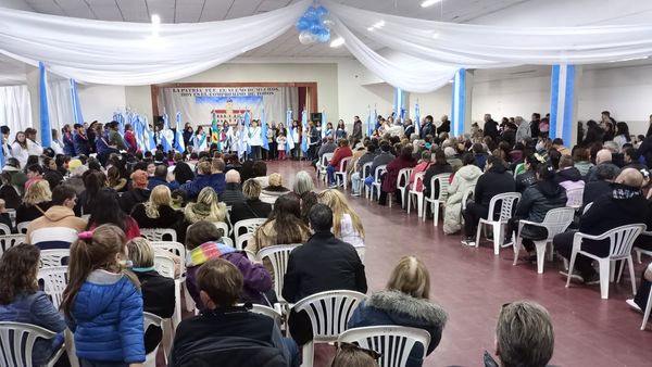 EN STROEDER, EL INTENDENTE MARINO PRESIDIÓ EL ACTO OFICIAL POR EL 214° ANIVERSARIO DEL 25 DE MAYO DE 1810