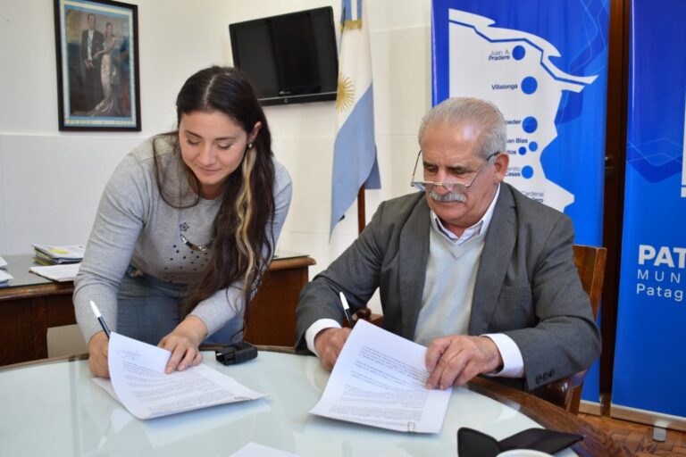 EL INTENDENTE MARINO RECIBIÓ A LA SUBSECRETARIA DE MINERÍA DE LA PROVINCIA