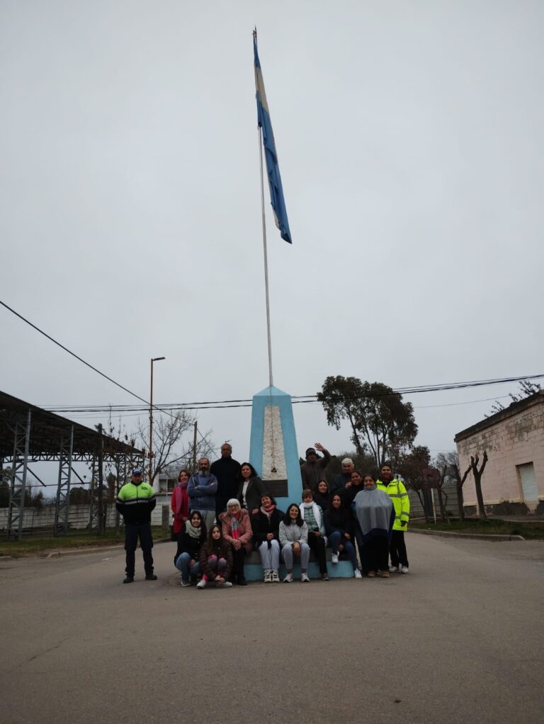 PRADERE FESTEJA EL DIA DE LA BANDERA Y LOS 80 AÑOS DEL MÁSTIL UBICADO EN EL CORAZÓN DE LA LOCALIDAD