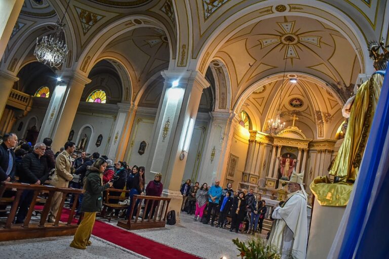 EL INTENDENTE MARINO ACOMPAÑÓ LA FIESTA PATRONAL EN LA PARROQUIA NUESTRA SEÑORA DEL CARMEN