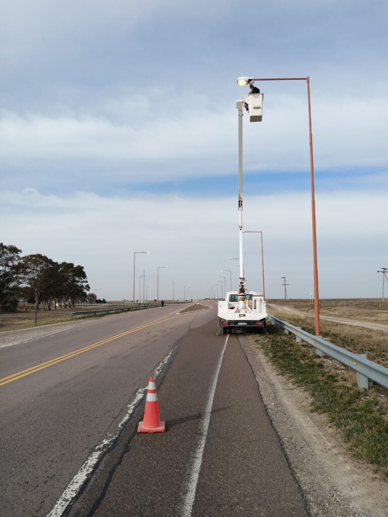 SE TRABAJA PARA OPTIMIZAR LA ILUMINACIÓN EN LAS LOCALIDADES DEL DISTRITO