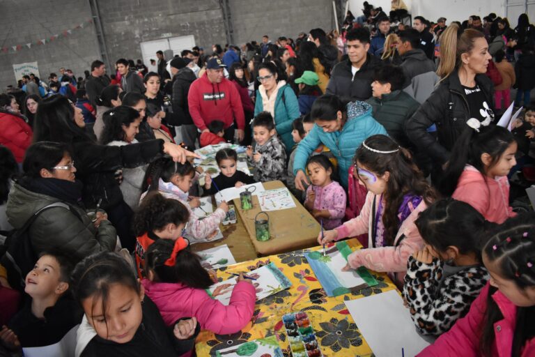 CIENTOS DE FAMILIAS FESTEJARON EL DIA DE LAS INFANCIAS CON MÚSICA, JUEGOS Y… MUCHAS SORPRESAS!!!