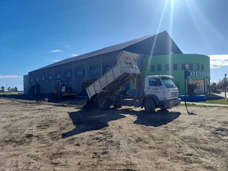 EL OPERATIVO DE LIMPIEZA SE TRASLADA A UN NUEVO SECTOR EN CARMEN DE PATAGONES