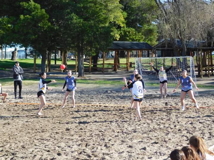 JUEGOS BONAERENSES: PATAGONES GANÓ TODO EN BEACH HANDBALL EN LA ETAPA REGIONAL