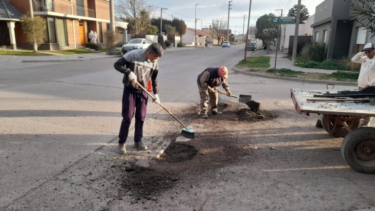 REPARACIÓN DE CALLES Y LUMINARIAS EN VILLALONGA