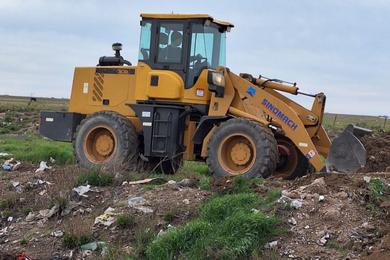 LIMPIEZA DEL BASURAL Y MEJORAS EDILICIAS EN STROEDER