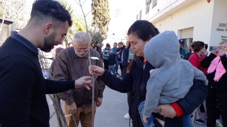 🌱 DÍA DEL ÁRBOL EN VILLALONGA: EDUCACIÓN Y ACCIÓN PARA EL MEDIO AMBIENTE 🍃