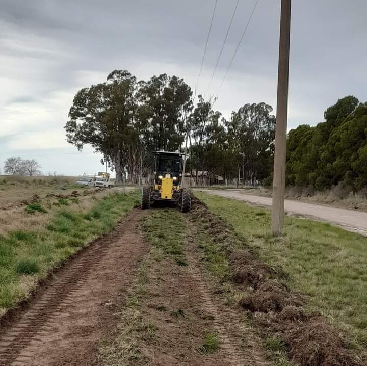 Tareas en el acceso y pista de salud de Villalonga