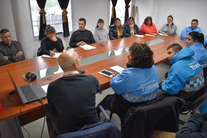 LA MUNICIPALIDAD Y LA FUNDACIÓN «SABER CÓMO» TRABAJAN POR LA SEGURIDAD VIAL EN PATAGONES