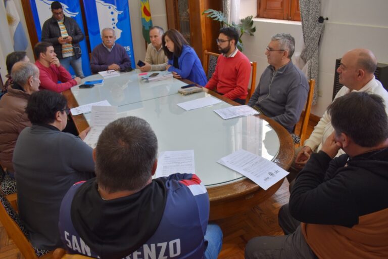 EL INTENDENTE MARINO ENTREGÓ APORTES A INSTITUCIONES E HIZO UN IMPORTANTE ANUNCIO