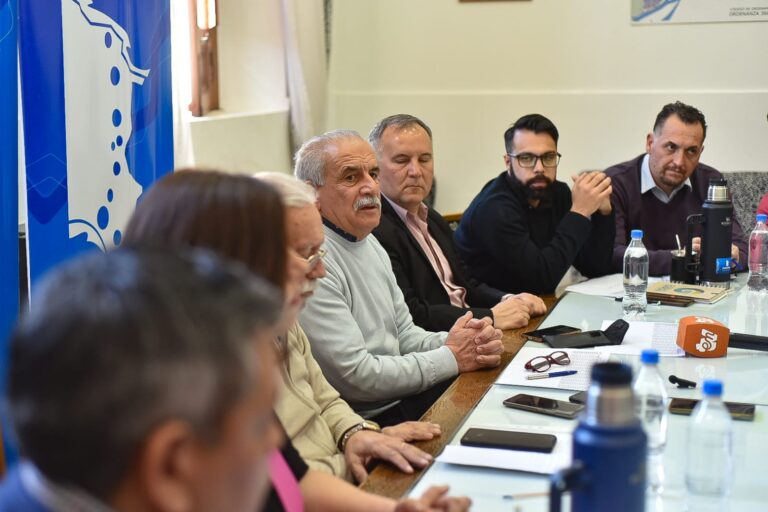 EN CONFERENCIA DE PRENSA: EL INTENDENTE MARINO HIZO UN BALANCE DE LA GESTIÓN MUNICIPAL Y LAS MEJORAS SALARIALES HASTA EL MOMENTO