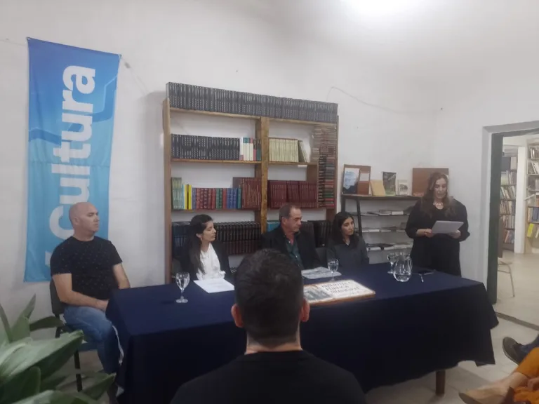 NOCHE DE LITERATURA Y HOMENAJE AL COMANDANTE LUIS PIEDRA BUENA