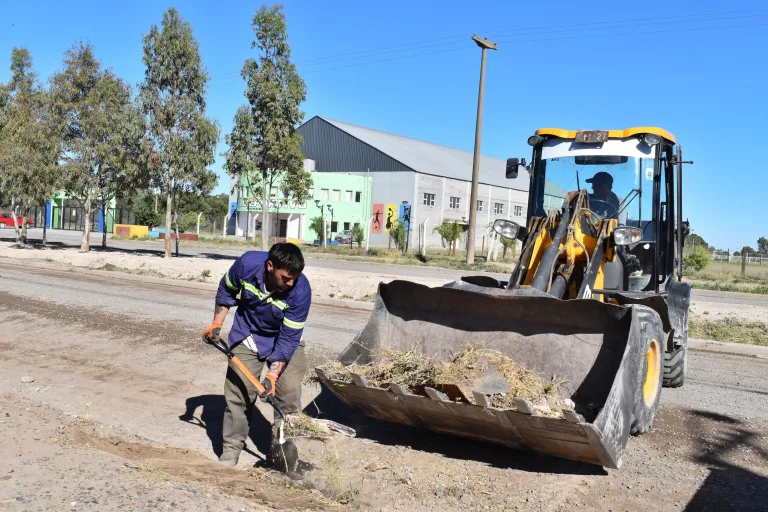 TRABAJOS DE CONSERVACIÓN Y REPARACIÓN EN MARCHA EN PATAGONES