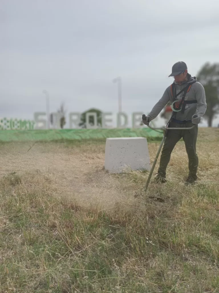 TRABAJOS DE MANTENIMIENTO EN ESPACIOS VERDES Y PÚBLICOS