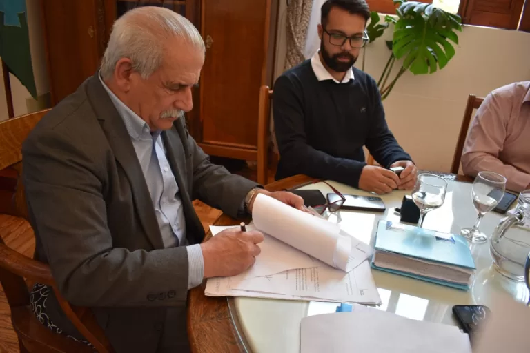 ACUERDO PARITARIO FIRMADO ENTRE EL EJECUTIVO Y GREMIOS MUNICIPALES