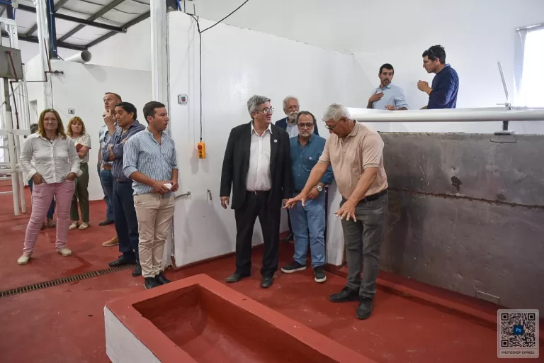 EL MINISTRO DE DESARROLLO AGRARIO, JAVIER RODRÍGUEZ, RECORRIÓ EL NUEVO FRIGORÍFICO DE PATAGONES