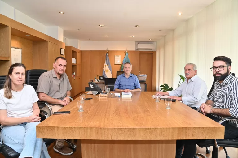 MARINO SE REUNIÓ CON MINISTRO DE DESARROLLO DE LA COMUNIDAD, ANDRÉS LARROQUE