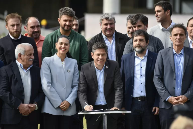 EL INTENDENTE MARINO PARTICIPÓ DEL ACTO EN DEFENSA DE LA OBRA PÚBLICA EN LA PROVINCIA