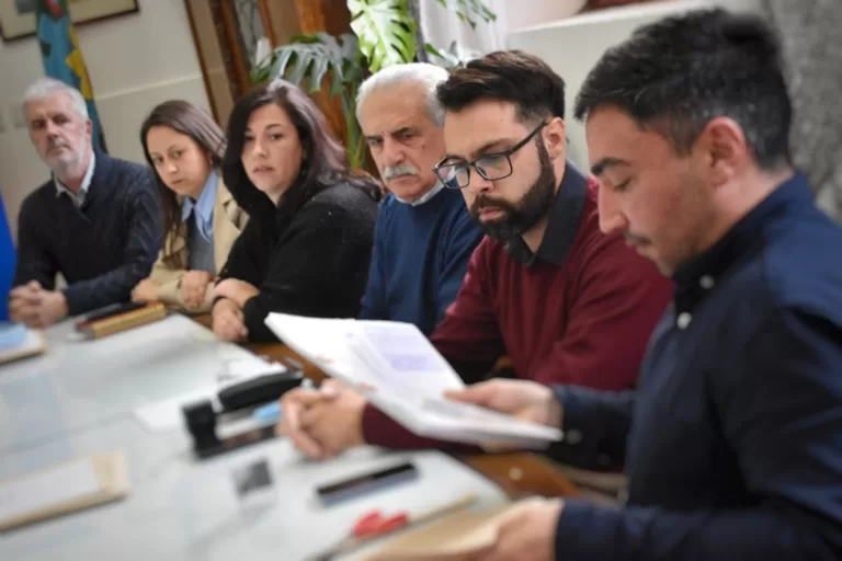 Apertura de sobres de la Licitación Privada N° 06 para revalorizar el Muelle Mihanovich