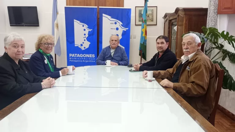 EL INTENDENTE MARINO RECIBIÓ A REFERENTES DEL CLUB DE LEONES