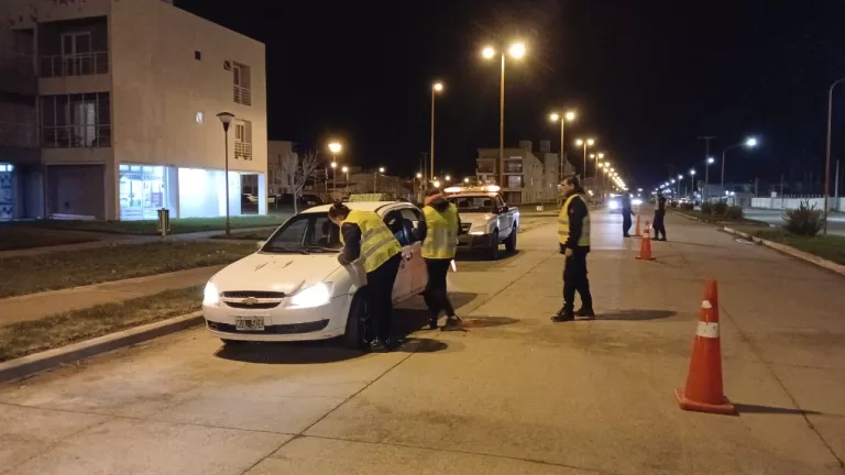 OPERATIVOS DE INSPECCIÓN Y CONTROL DE TAXIS Y TRANSPORTE EN PATAGONES