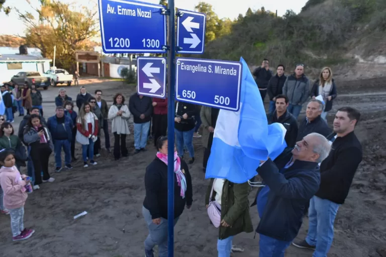 ACTO DE DESIGNACIÓN DE NOMBRES DE CALLES EN MEMORIA DE EVANGELINA, SANDRA Y FEDERICO