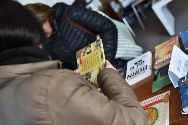 📓EXITOSA SUELTA DE LIBROS POR EL DÍA DEL ESCRITOR EN PATAGONES📚