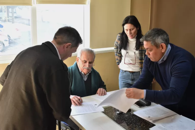 El Intendente Marino visitó la localidad de Stroeder