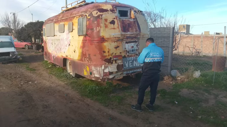Operativo de notificación y retiro de vehículos en abandono