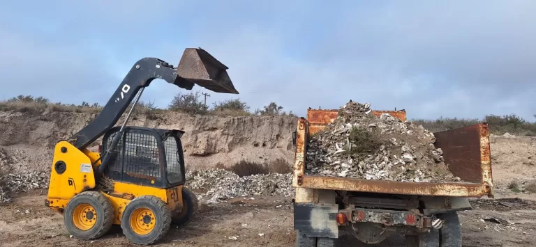 Avanzan los trabajos de mantenimiento en los caminos de Stroeder – Los Pocitos