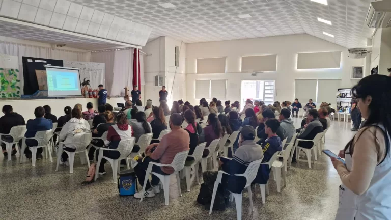 Capacitación en seguridad: Defensa Civil y Bomberos trabajaron junto a la comunidad educativa en Villalonga