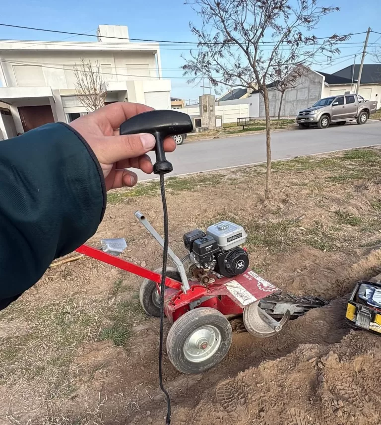Inició la modernización del sistema de riego en el boulevard Patagones de Villalonga