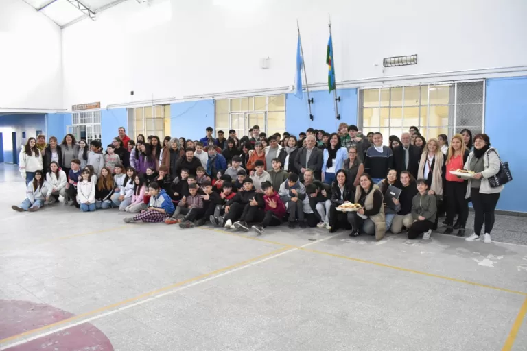 Un sueño hecho realidad: la comunidad de Stroeder celebró la renovación de la EES N° 7 “Cardenal Cagliero”