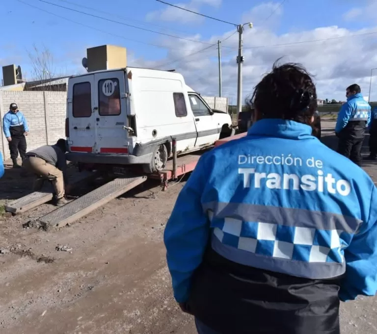 Positiva respuesta de vecinos al Operativo de Retiro de Vehículos abandonados en Patagones