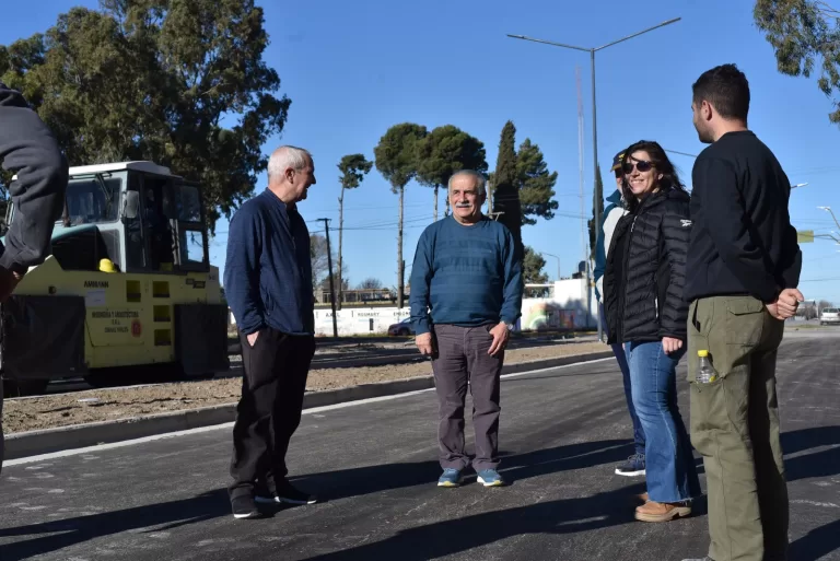 El Intendente Marino visitó la obra de la calle Yrigoyen