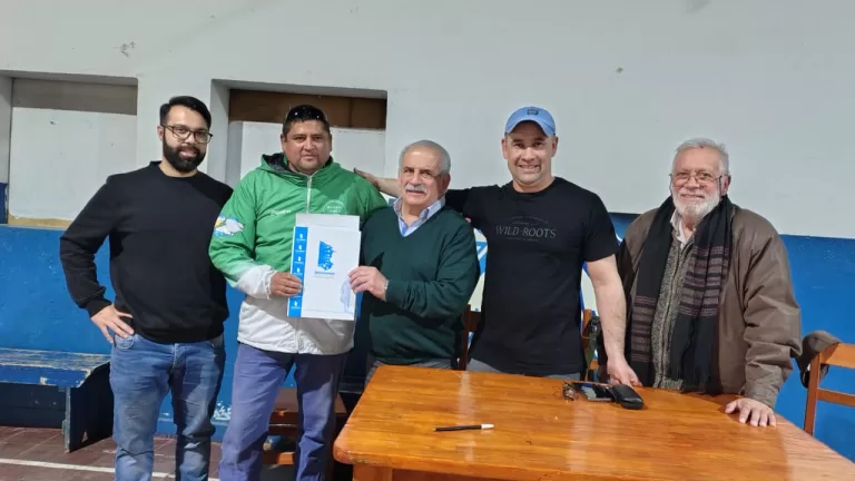 El Intendente Marino entregó aportes a clubes barriales de Patagones