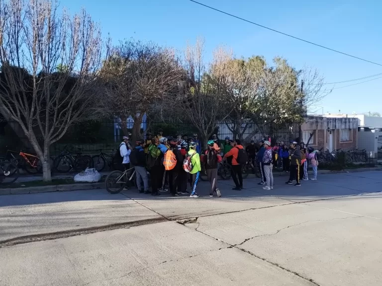 Bicicleteada educativa en el entorno natural, histórico y cultural