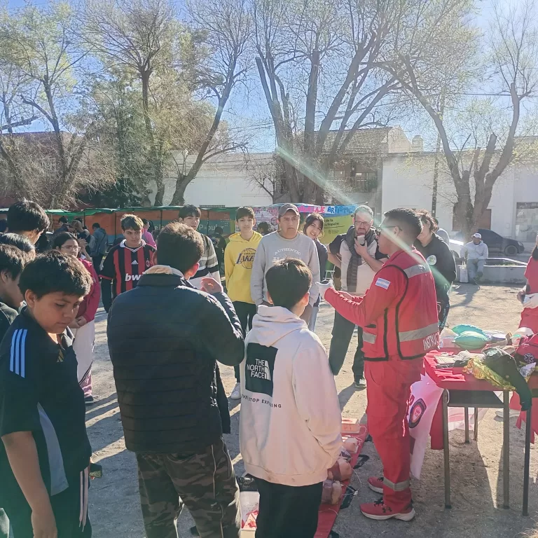 Defensa Civil participó de una jornada comunitaria en la Plaza Villarino