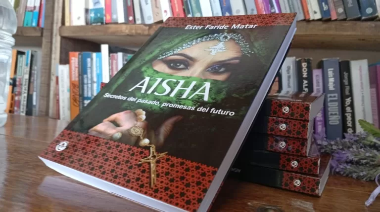 Ester Faride Matar presentó su nueva novela “Aisha”