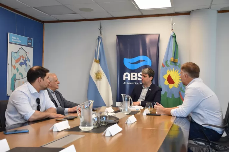 Marino gestionó ante ABSA obras clave para mejorar el servicio de agua en el Distrito