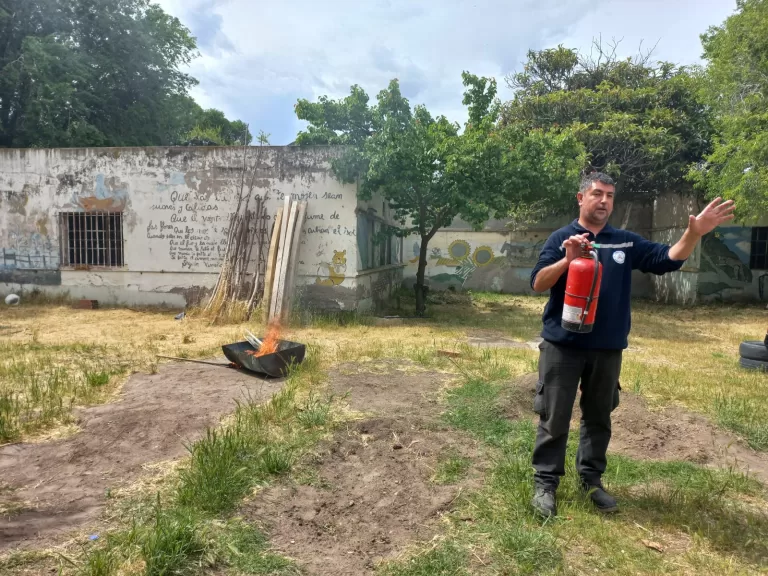 Capacitación sobre el uso de extintores, RCP y primeros auxilios