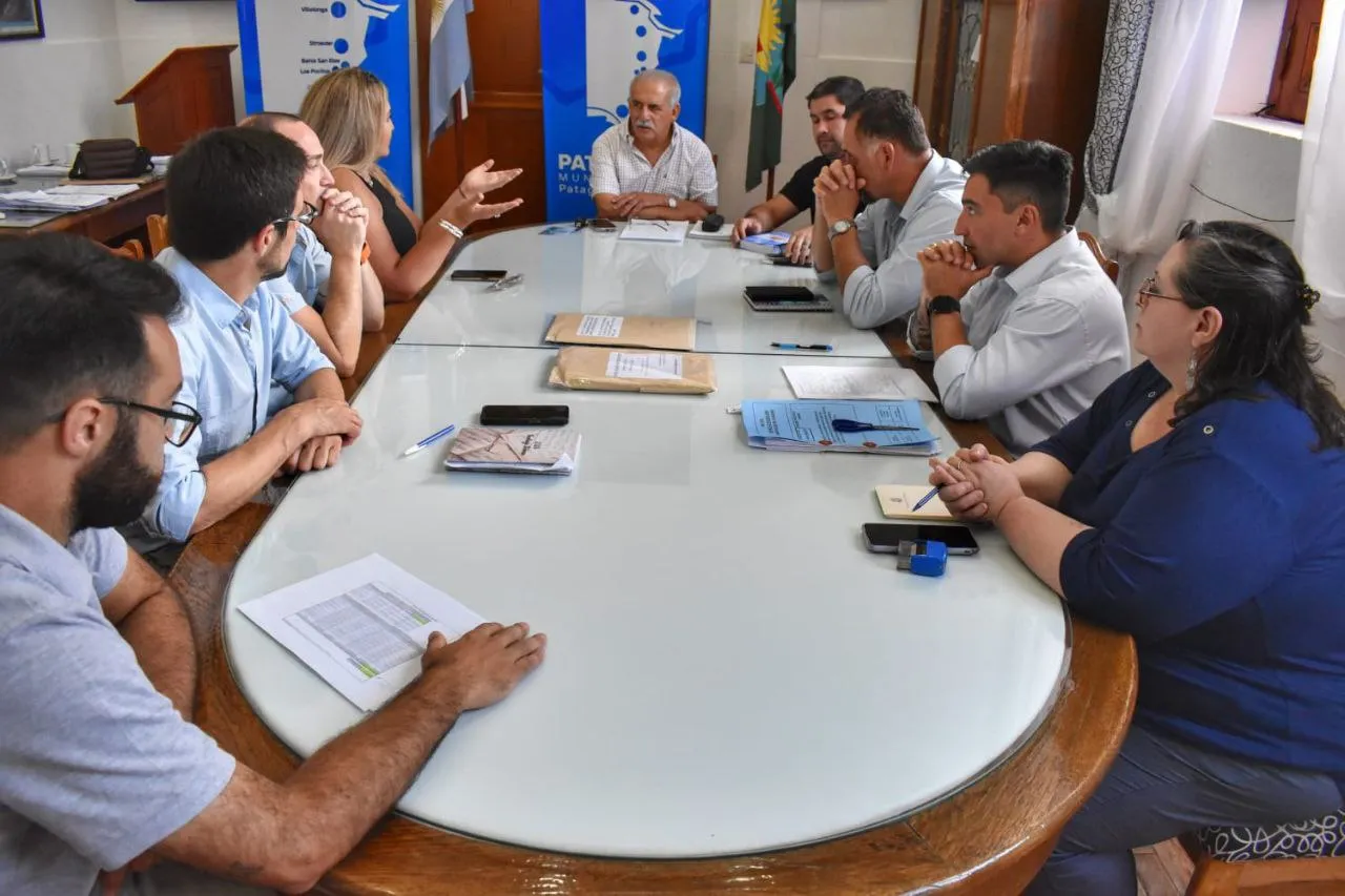 Apertura de sobres para la adquisición de equipamiento de digitalización de rayos X para el sistema de Salud