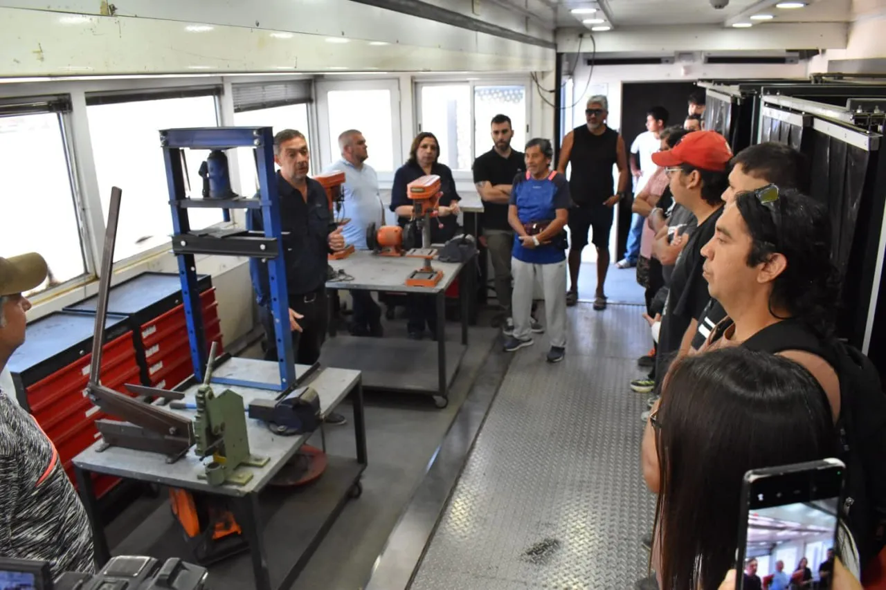 Presentaron en Patagones el Aula Taller Móvil de Soldadura