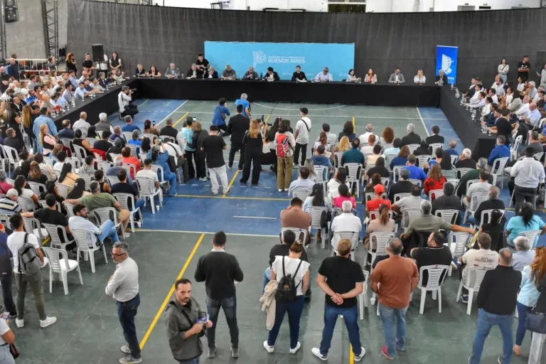 Junto al Intendente Marino, Kicillof recibió a productores del Partido de Patagones