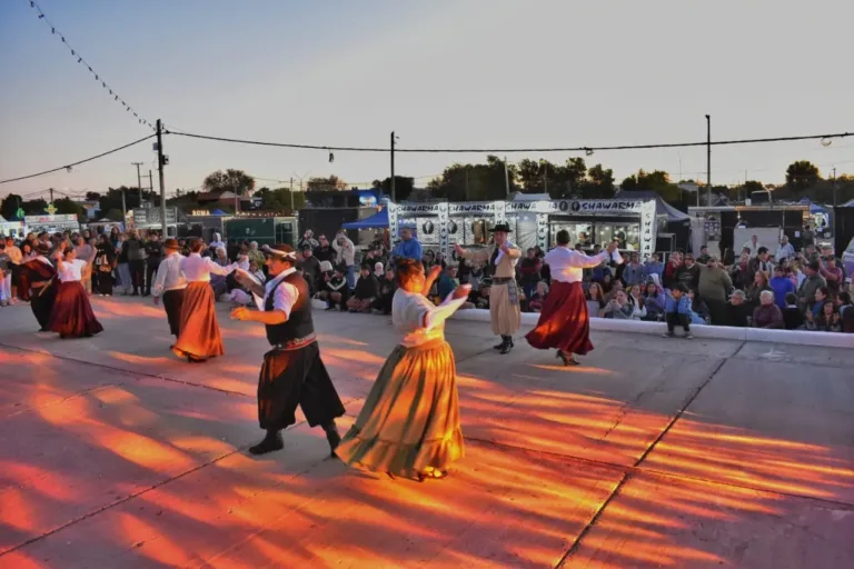 Con música, danza y tradición comenzó la Fiesta Provincial de la Soberanía Patagónica