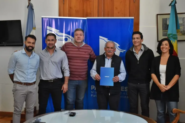 Firma de convenio para obra de red de gas en Juan A. Pradere