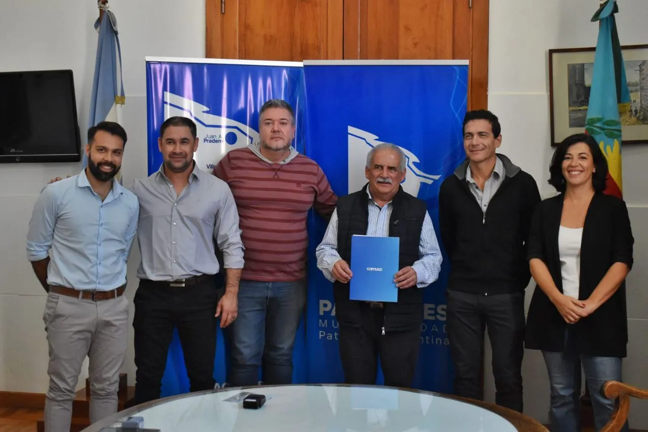 Firma de convenio para obra de red de gas en Juan A. Pradere