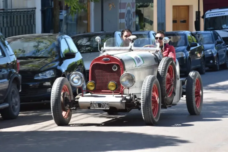 La travesía "Haydée" en Ford T de 1924 visita Carmen de Patagones en homenaje familiar