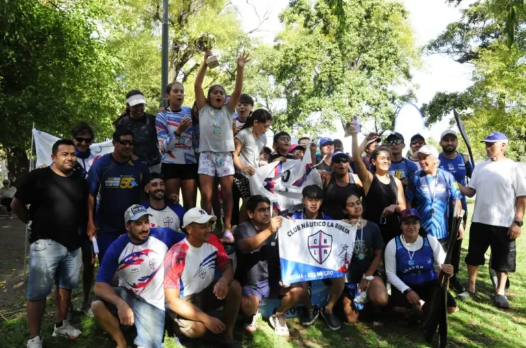 Más de 100 palistas dieron un gran marco a la Regata del 7 de Marzo